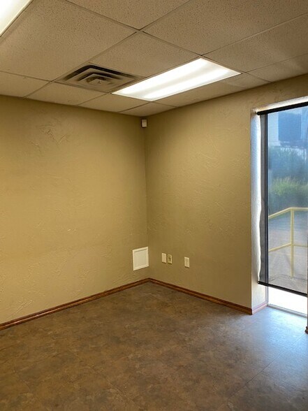 More Photos Of 400 S Eagle Ln, Oklahoma City Warehouse For Lease