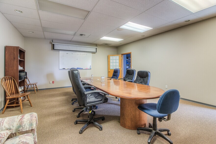 More Photos Of 445 Barnard Blvd, Sunnyside Office For Sale