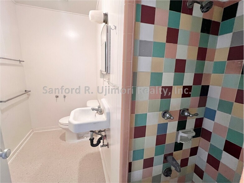 More Photos Of 906 Hausten St, Honolulu Apartments For Sale