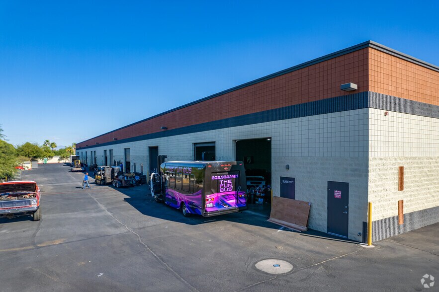 More Photos Of 13200 W Foxfire Dr, Surprise Warehouse For Lease