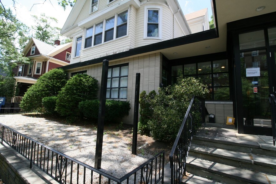 More Photos Of 120 College Ave, Somerville Medical For Lease