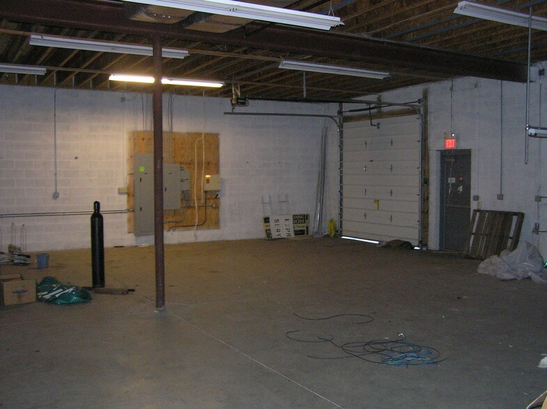 More Photos Of 6145 York Rd, New Oxford Freestanding For Lease