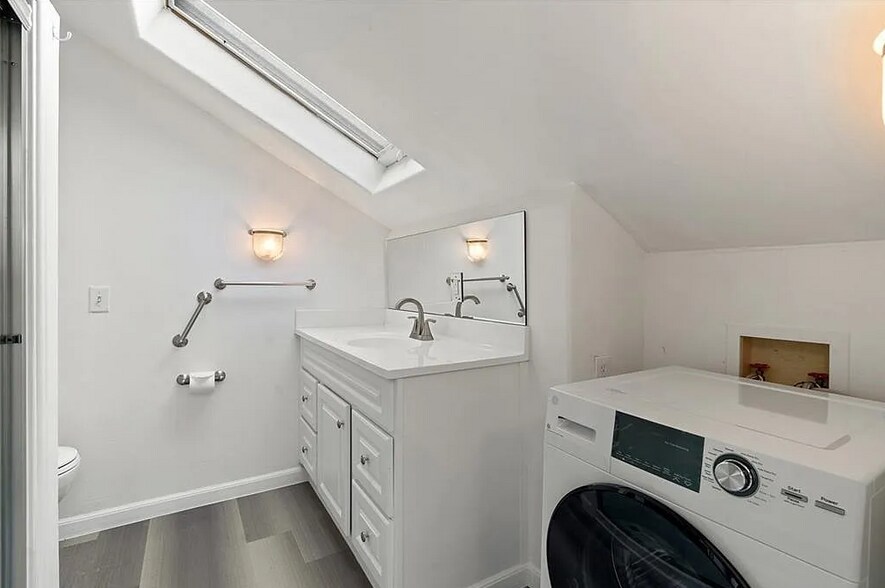 More Photos Of 7700 N Lamar Blvd, Austin Storefront Retail Office For Sale