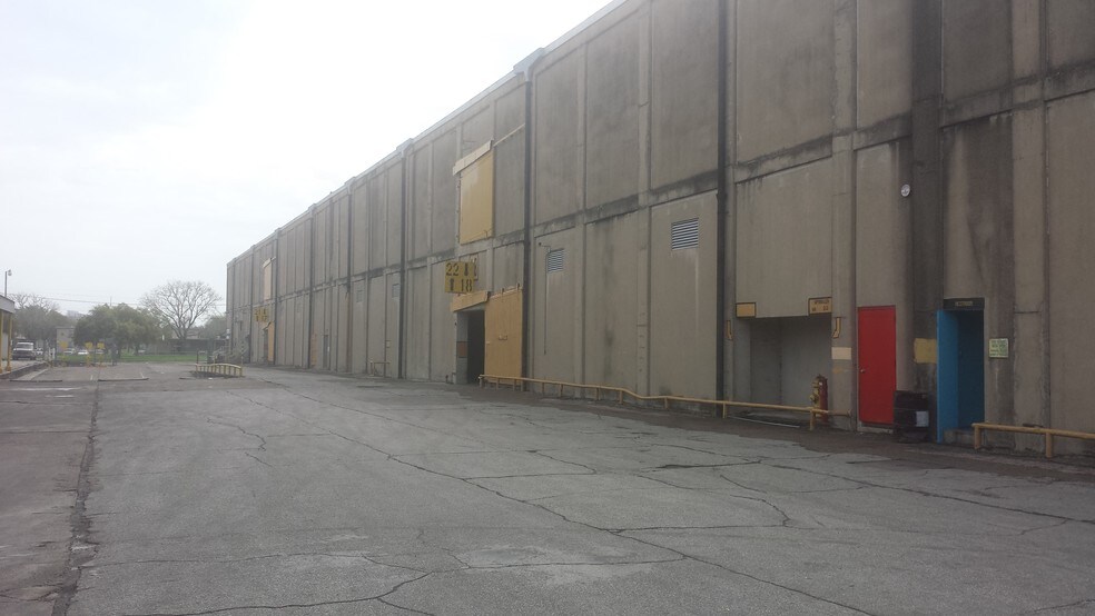 201 N 19th St, Corpus Christi, TX 78408 Warehouse For Sale