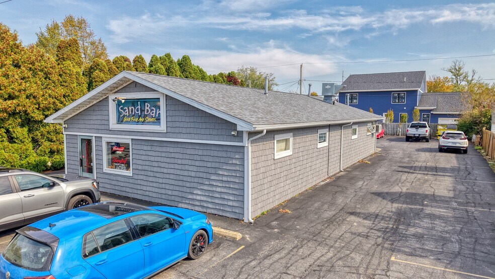 More Photos Of 54 McKinley St, Huron Bar For Sale