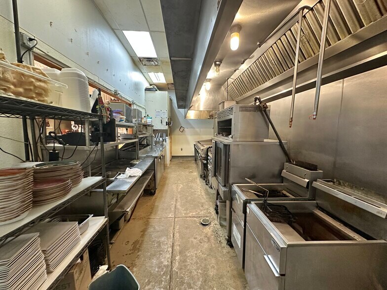 More Photos Of 761 Indian Boundary Rd, Chesterton Unknown For Lease