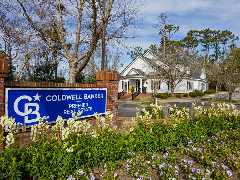 Primary Photo Of 1108 Gornto Rd, Valdosta Office For Sale