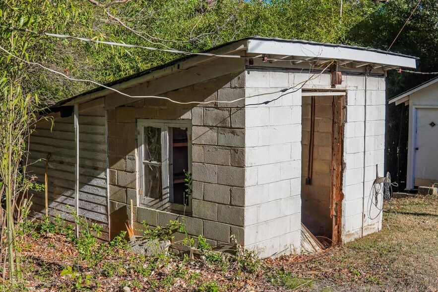 More Photos Of 4924 Freedom Dr, Charlotte Flex For Sale