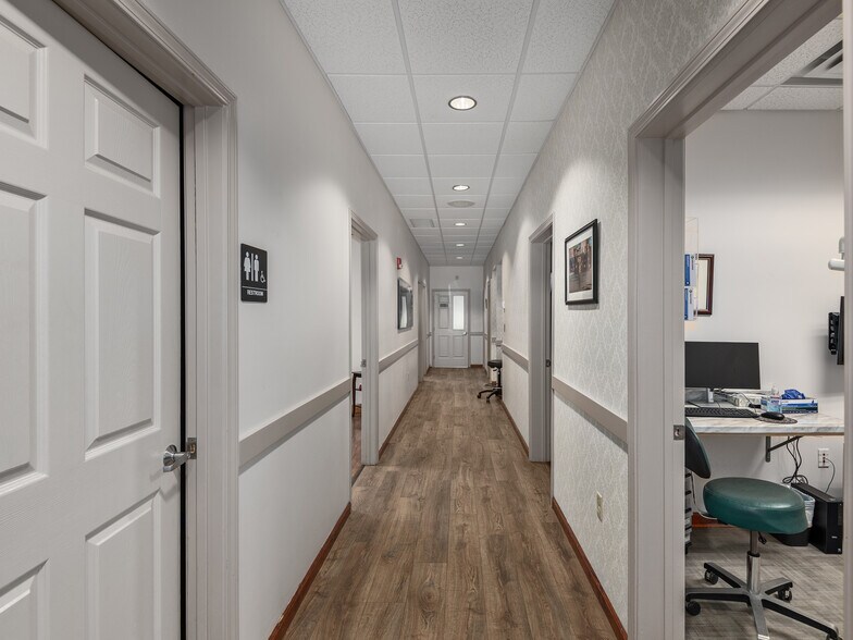 More Photos Of 4 Medical Park Dr, Asheville Medical For Sale