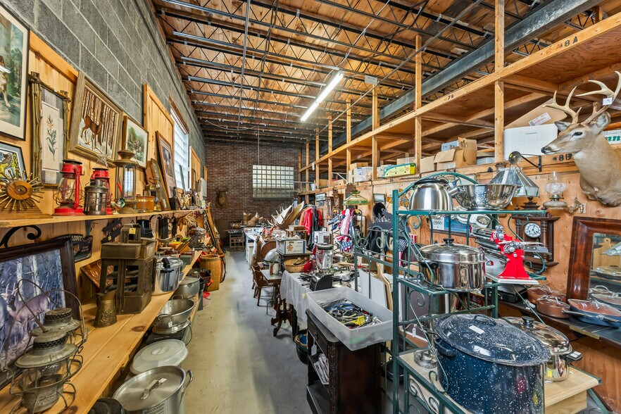 More Photos Of 46 Wight St, Berlin Warehouse For Sale
