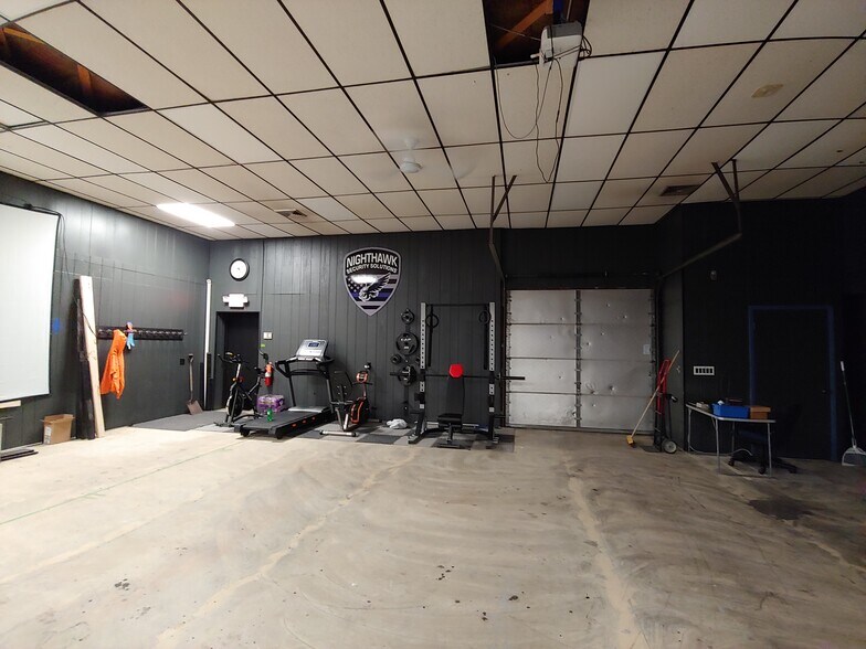 More Photos Of 11200-11216 W Greenfield Ave, West Allis Office For Lease