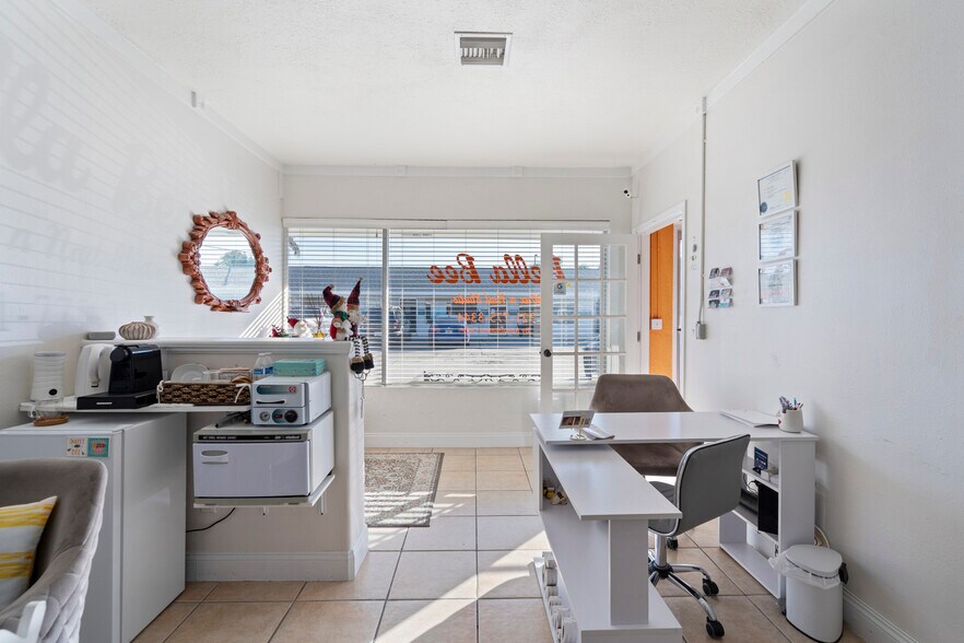 More Photos Of 599 Sherwood Ave, Satellite Beach General Retail For Lease