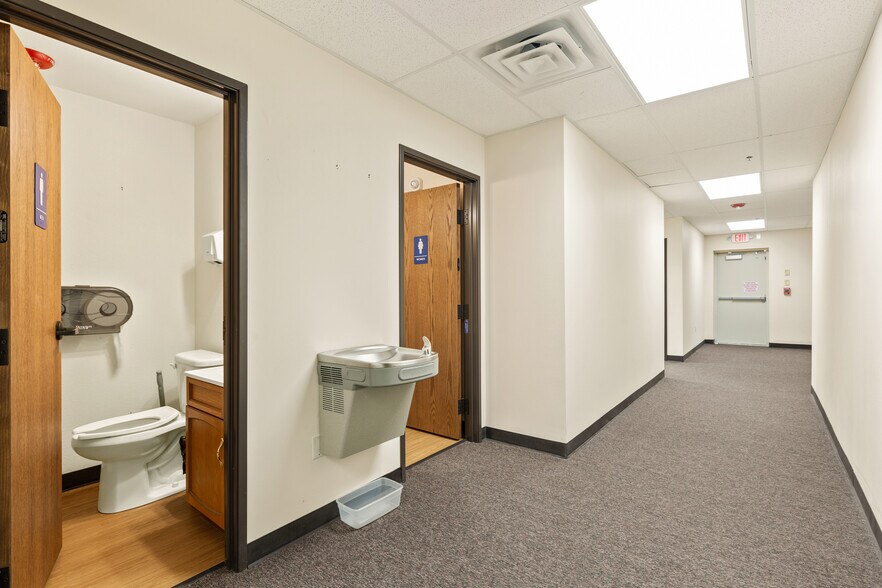 More Photos Of 26243 State Highway 51, Wagoner Medical For Sale