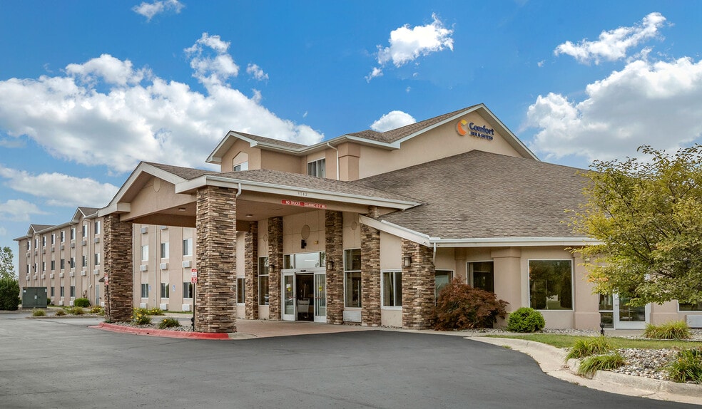 More Photos Of 9742 Woodlane Dr, Dimondale Hotel For Sale