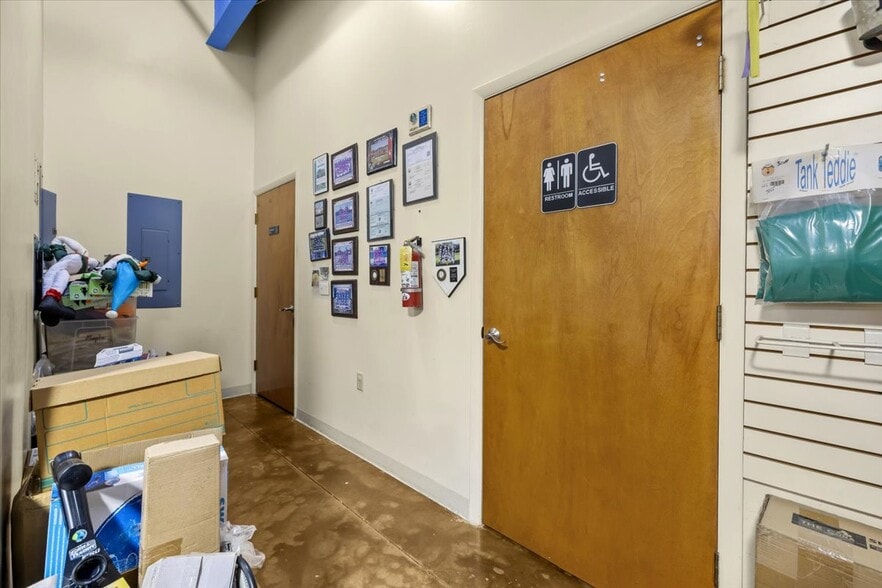 More Photos Of 3684 Tampa Rd, Oldsmar Storefront Retail Office For Sale