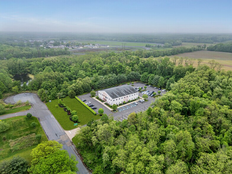More Photos Of 500 Park Ave, Manalapan Township Medical For Lease