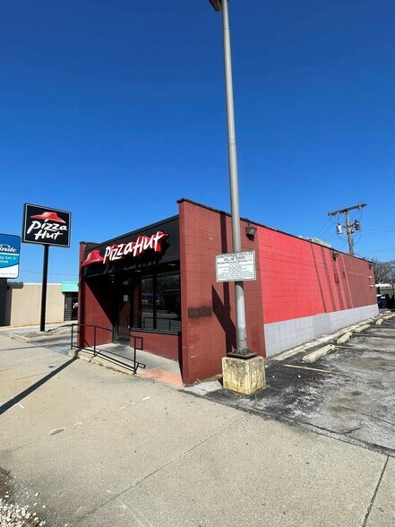 Primary Photo Of 7331 Indianapolis Blvd, Hammond Restaurant For Lease