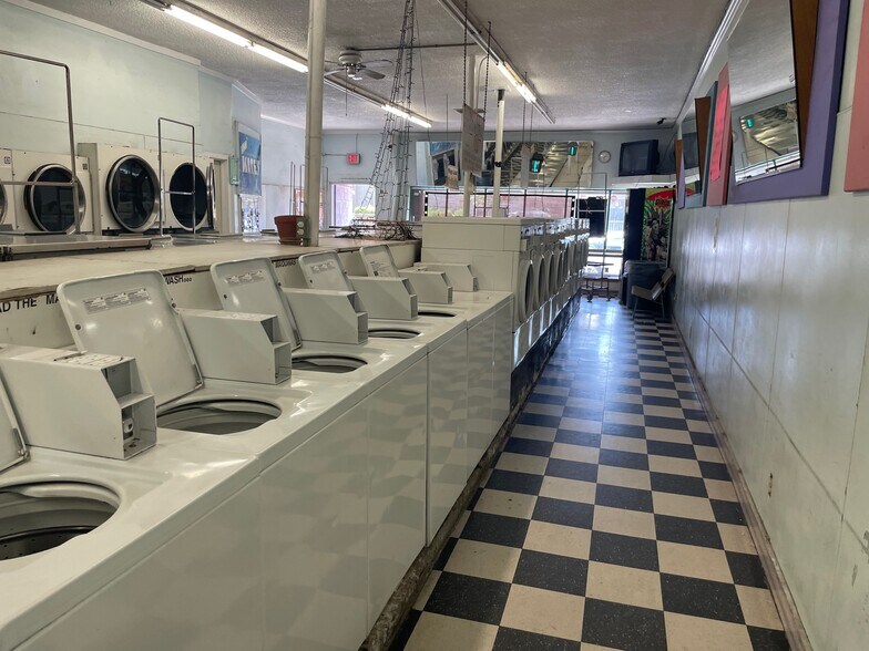 More Photos Of 3338 Santa Fe Ave, Long Beach General Retail For Sale