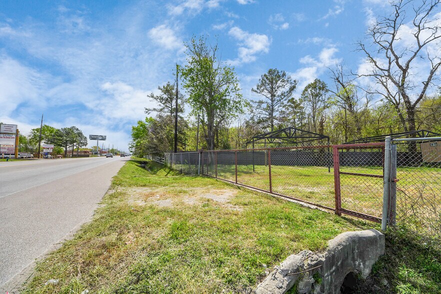 More Photos Of 11921 Veterans Memorial Dr, Houston Land For Sale