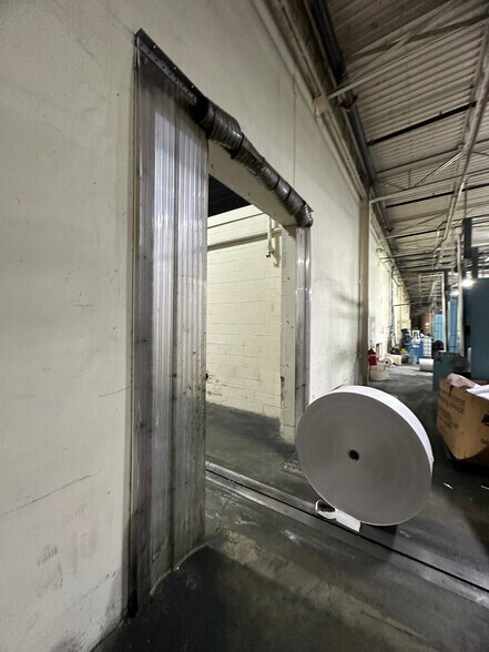 More Photos Of 311 W Central, Valdosta Manufacturing For Sale