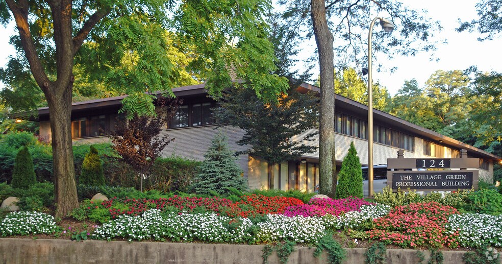 More Photos Of 124 Main St, Huntington Medical For Lease