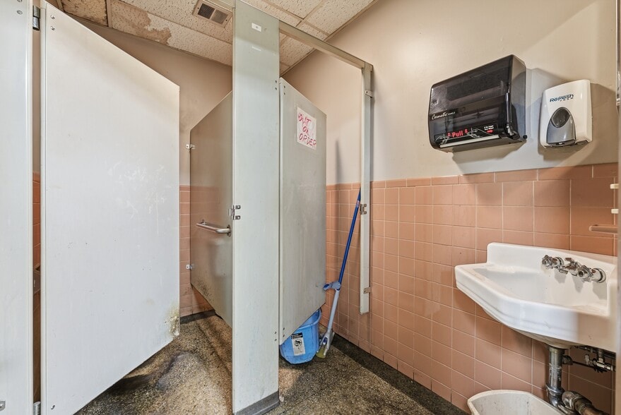 More Photos Of 330 Fuller Rd, Chicopee Distribution For Sale