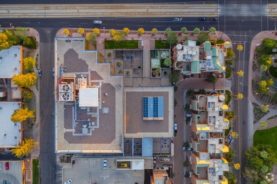 More Photos Of 2020 N Central Ave, Phoenix Office For Lease