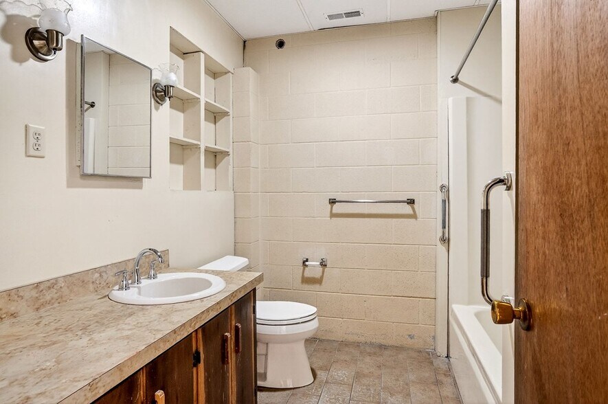 More Photos Of 6211 Rocky Point Rd, Cookeville Specialty For Sale