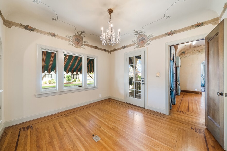 More Photos Of 702-704 E Chapman Ave, Orange Office For Lease