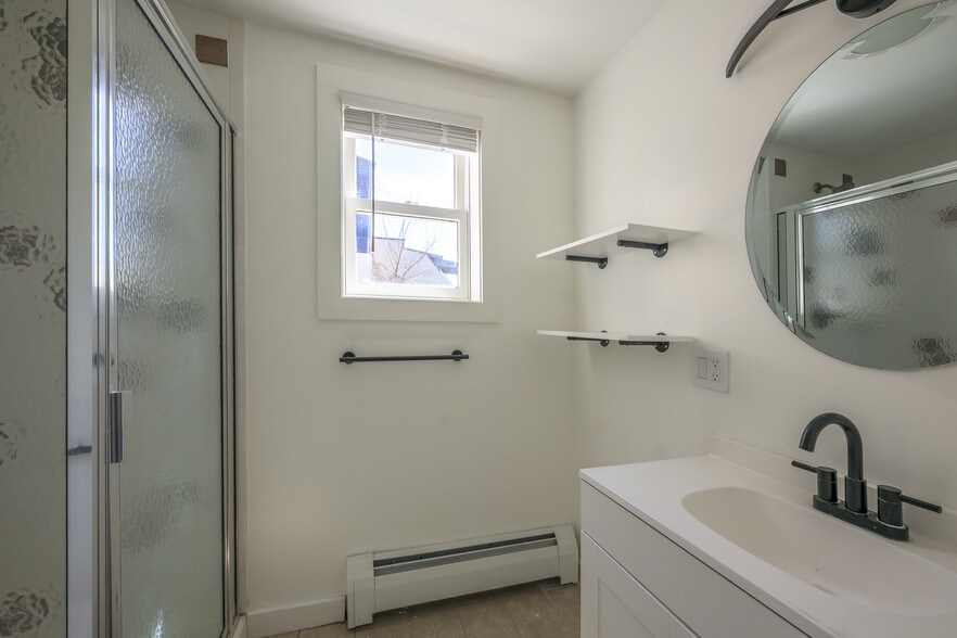 More Photos Of 237 Warren St, Hudson Storefront Retail Residential For Sale