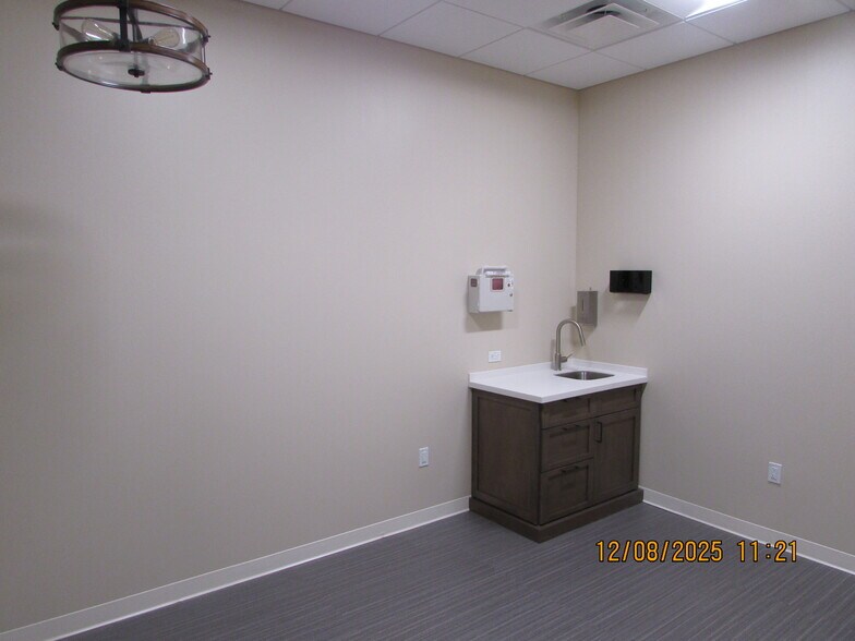 More Photos Of 19970-19976 S Tamiami Trl, Estero Unknown For Lease