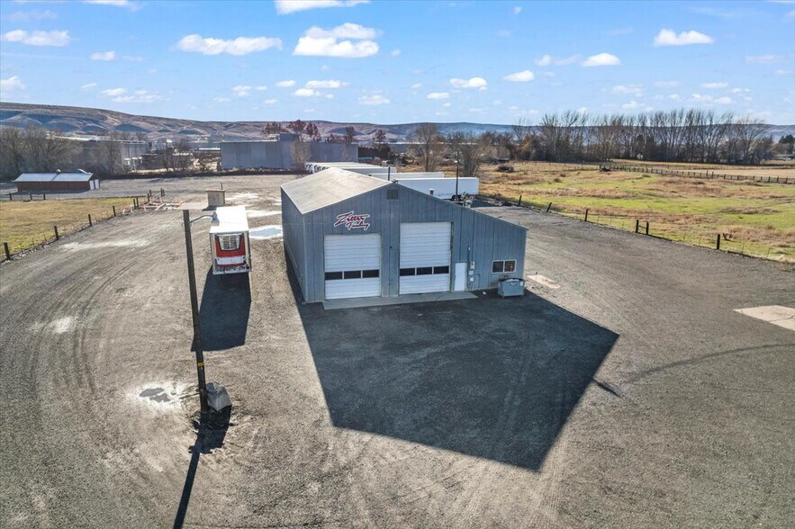 More Photos Of 10906 Hackett Rd, Yakima Industrial For Sale
