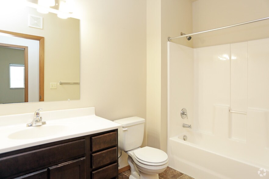 More Photos Of 1300-1302 Quiniela Dr, North Sioux City Apartments For Sale