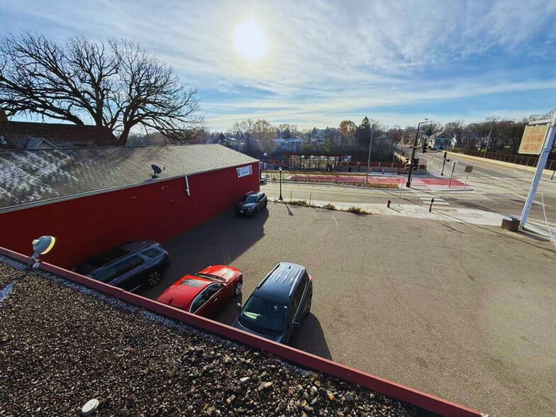 More Photos Of 1061 Hudson Rd, Saint Paul Restaurant For Sale