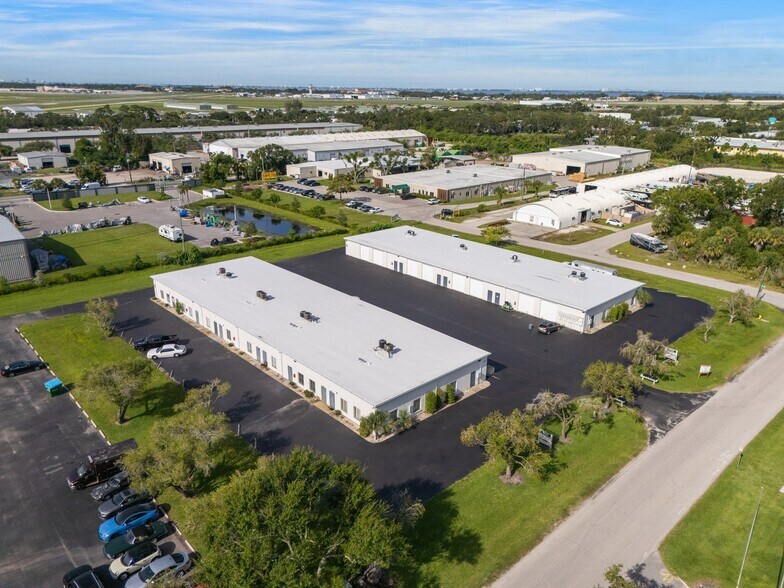 More Photos Of 1390 Commerce Blvd, Sarasota Unknown For Lease