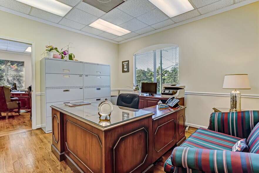 More Photos Of 5233 San Jose Blvd, Jacksonville Office Residential For Lease