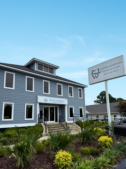 Primary Photo Of 790 Johnnie Dodds Blvd, Mount Pleasant Medical For Lease