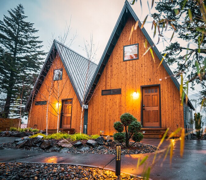 More Photos Of 37 NW Second St, Stevenson Hospitality For Sale