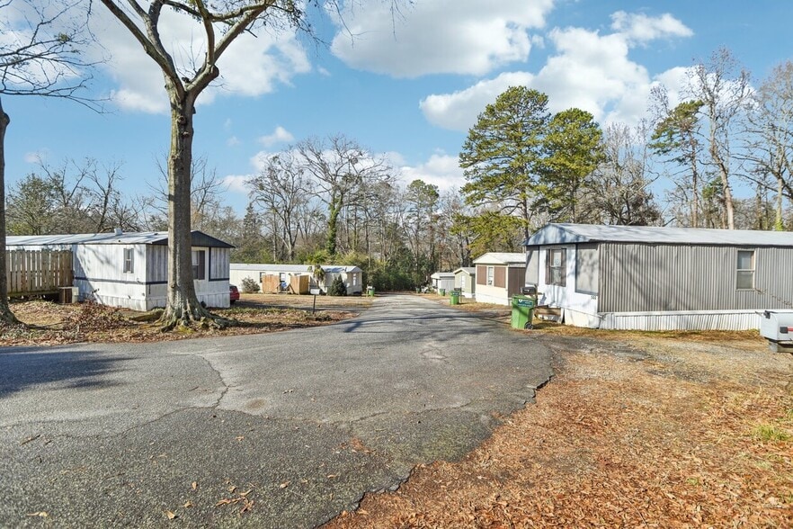 More Photos Of 136 Cain Cir, Spartanburg Manufactured Housing Mobile Home Park For Sale