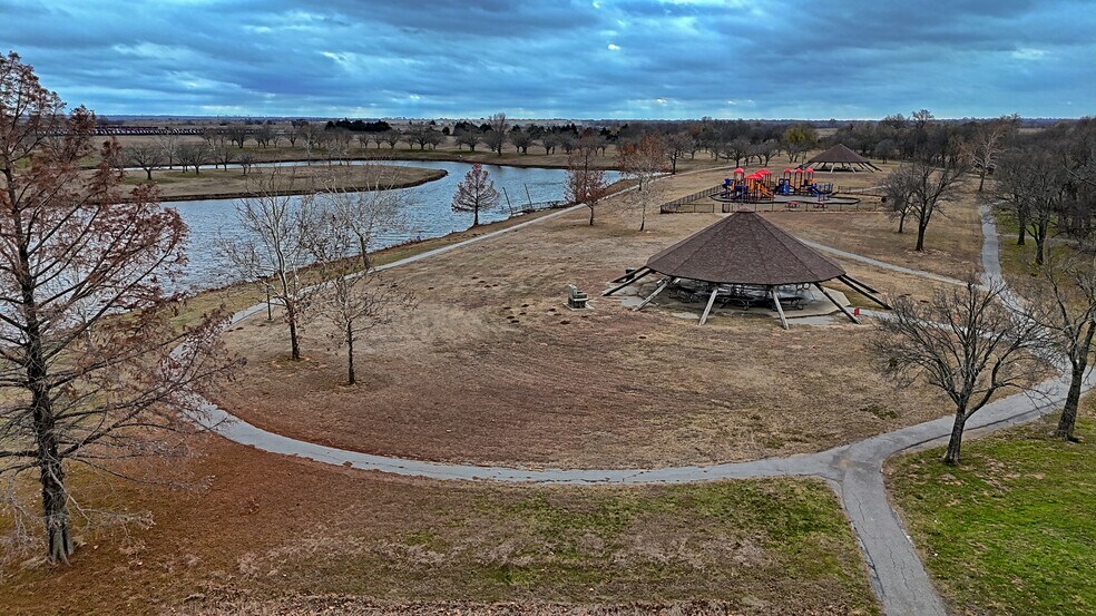 More Photos Of 400 W Martin Luther King Blvd, Duncan Sports And Entertainment For Sale