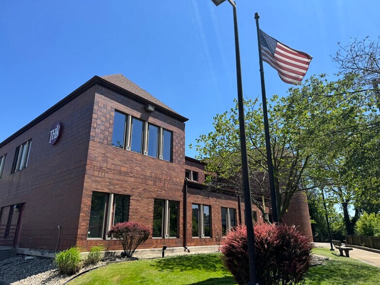 More Photos Of 212 E La Salle Ave, South Bend Office For Sale