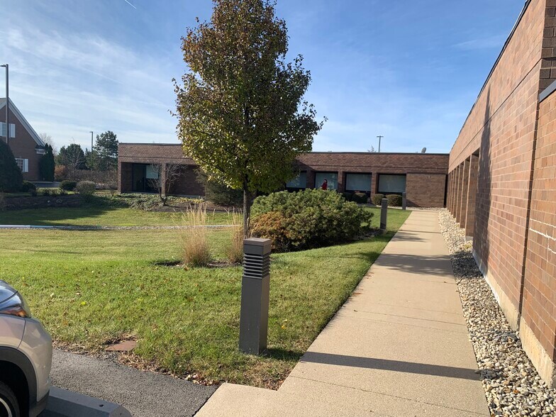 More Photos Of 6910 S Madison St, Willowbrook Medical For Lease