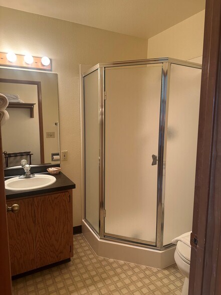 More Photos Of 6676 State Route 20, Anacortes Hotel For Sale