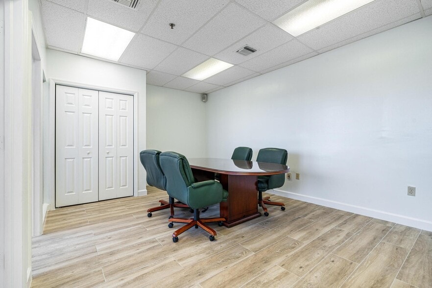 More Photos Of 2455 E Sunrise Blvd, Fort Lauderdale Loft Creative Space For Sale