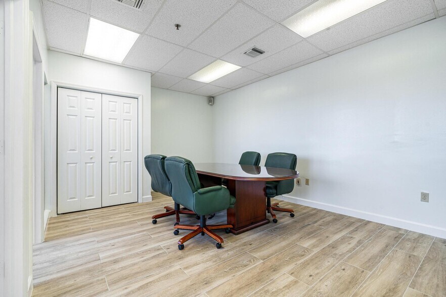 More Photos Of 2455 E Sunrise Blvd, Fort Lauderdale Loft Creative Space For Sale