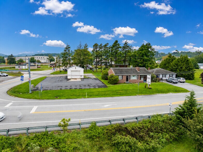 More Photos Of 629 Wyndamere Rd, Etters Office For Lease