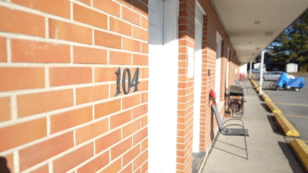 More Photos Of 1144 Division St, Cobourg Hotel For Sale