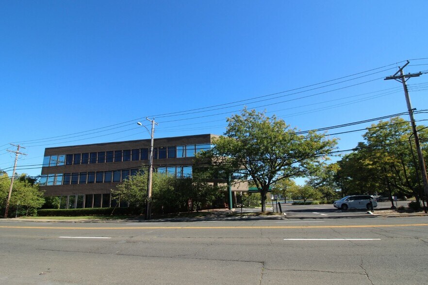 More Photos Of 1 Post Rd, Fairfield Office For Lease