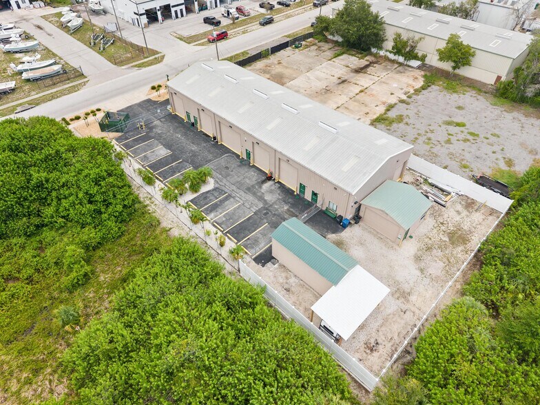 More Photos Of 743 Wesley Ave, Tarpon Springs Warehouse For Lease