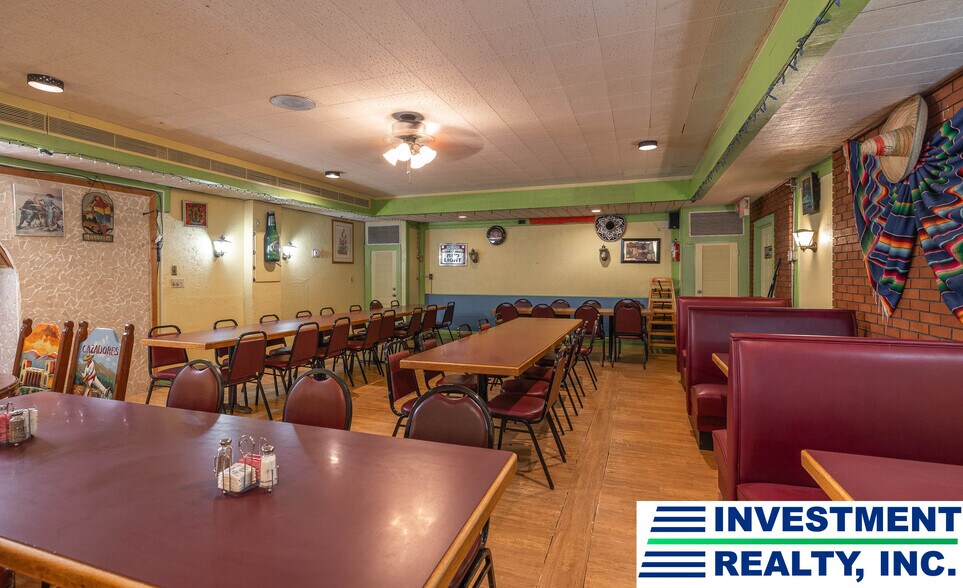 More Photos Of 121 Howard Johnson, Rolla Restaurant For Sale